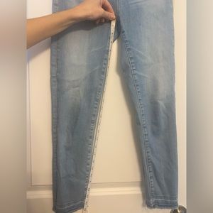 AG Midrise Stevie Capri